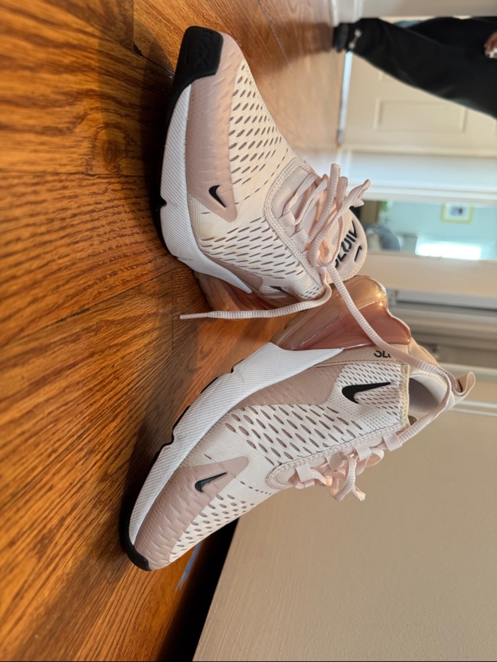 Nike Women's Blush Pink and White Lightweight Sneakers